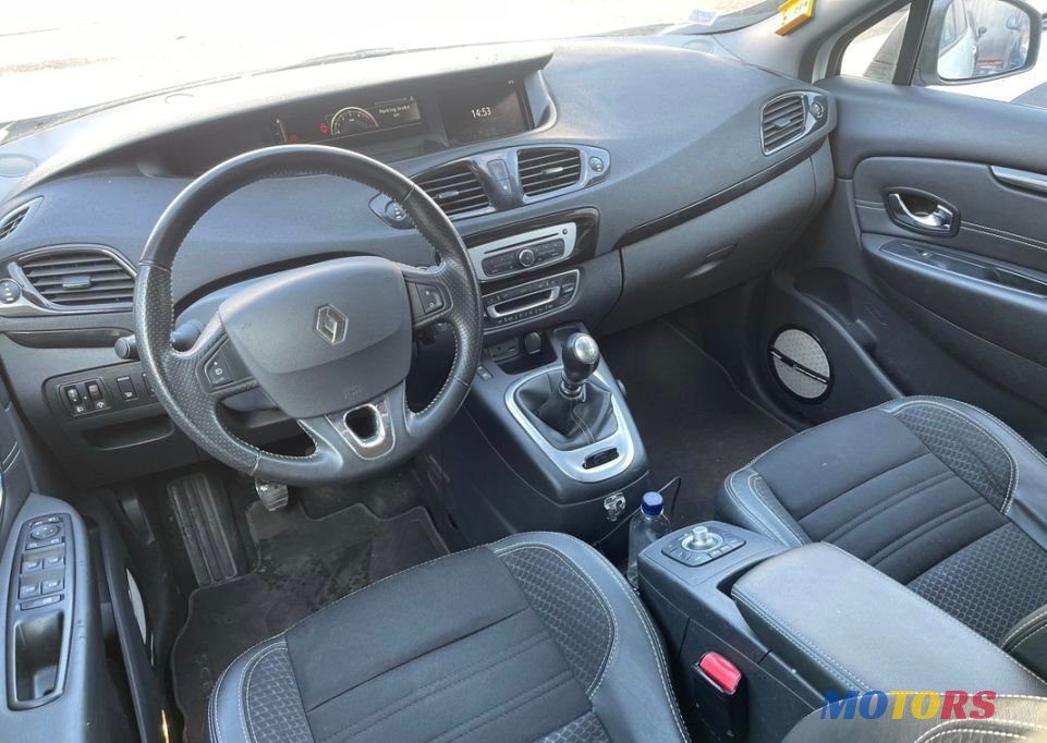 2015' Renault Megane photo #6