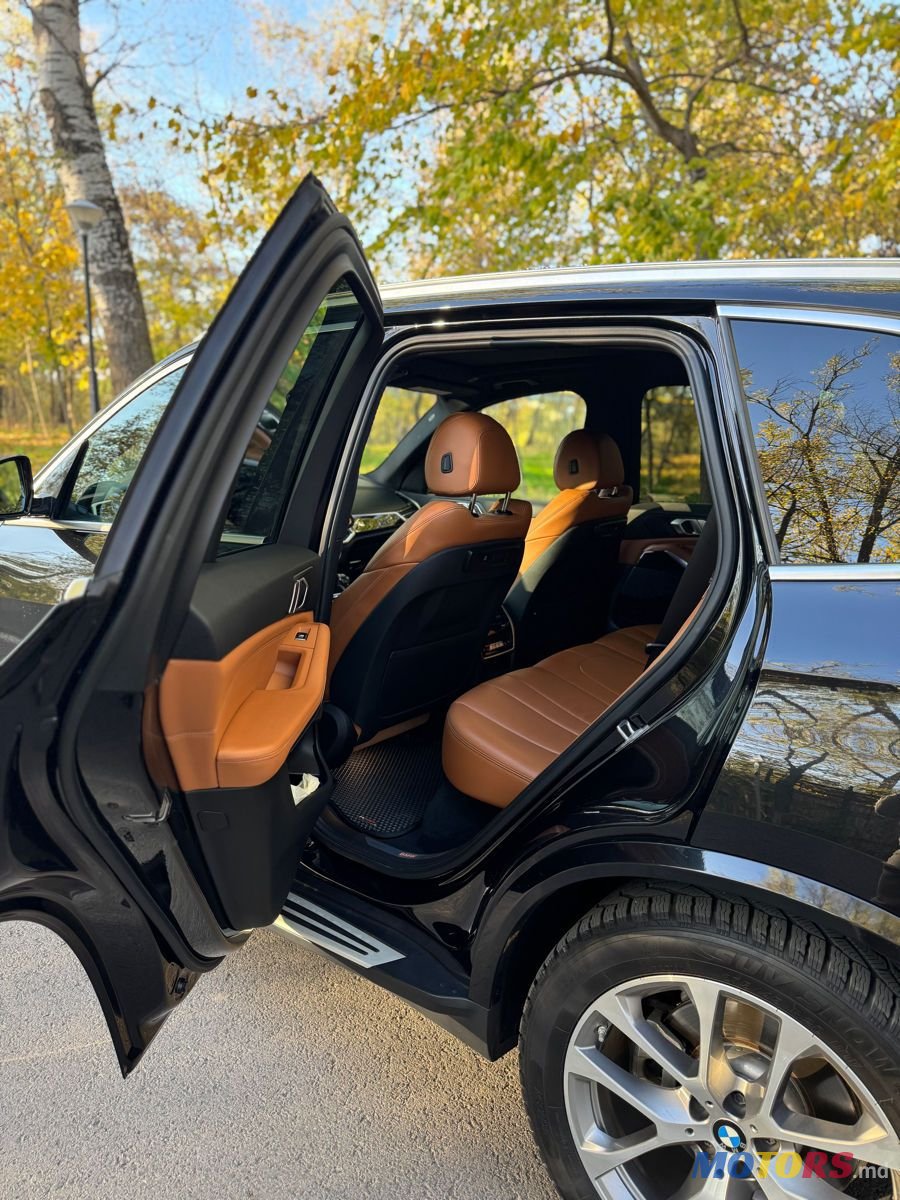 2019' BMW X5 photo #6