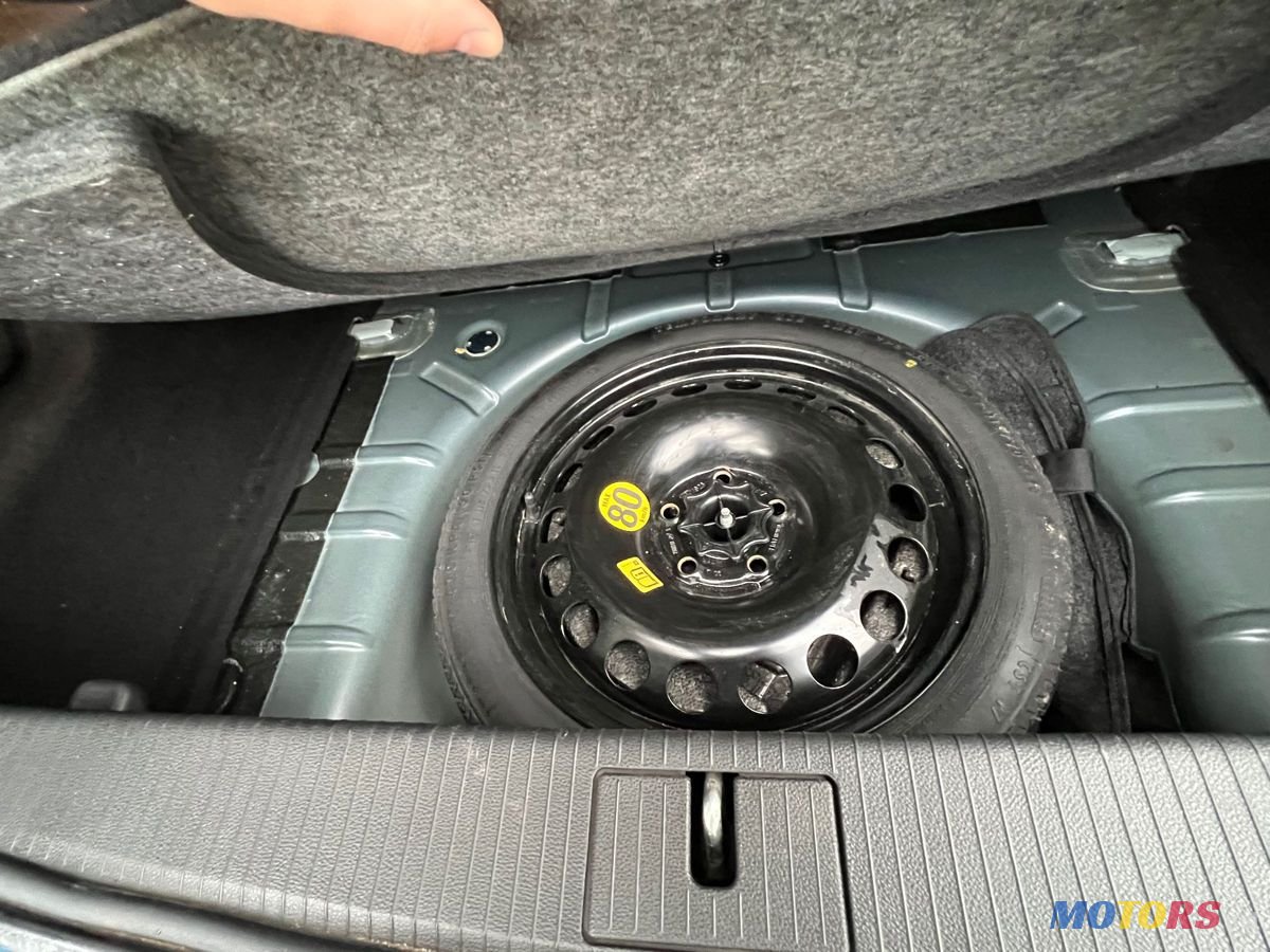 2014' Opel Astra photo #4