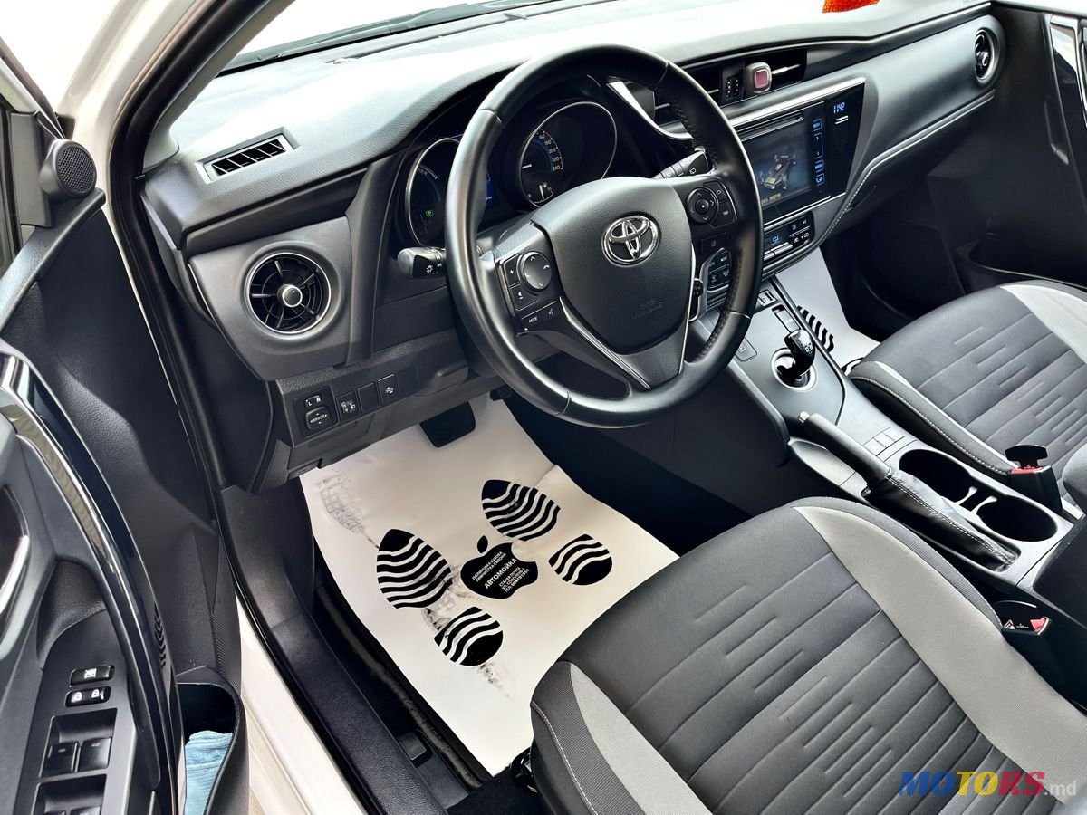 2016' Toyota Auris photo #2