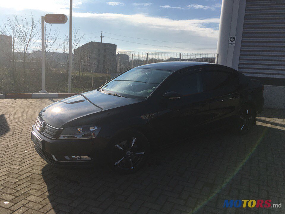 2011' Volkswagen Passat B7 bluemotion photo #5