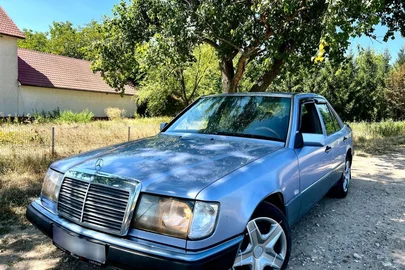 1993' Mercedes-Benz E-Class