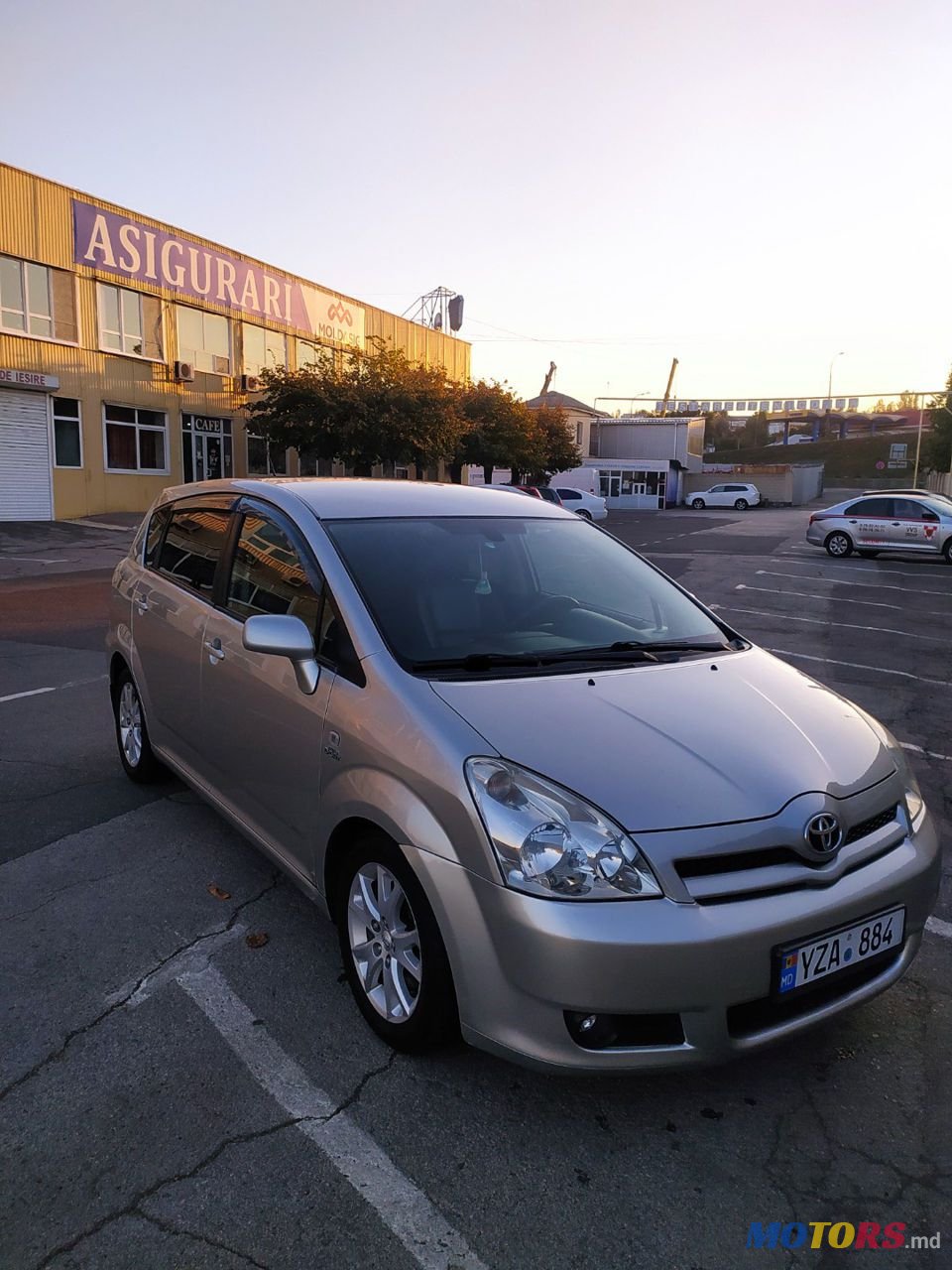 2007' Toyota Corolla Verso photo #1