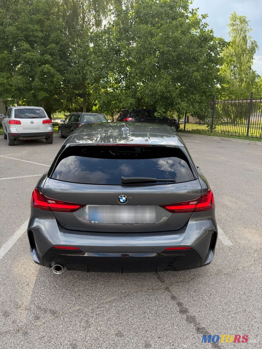 2021' BMW 1 Series photo #4