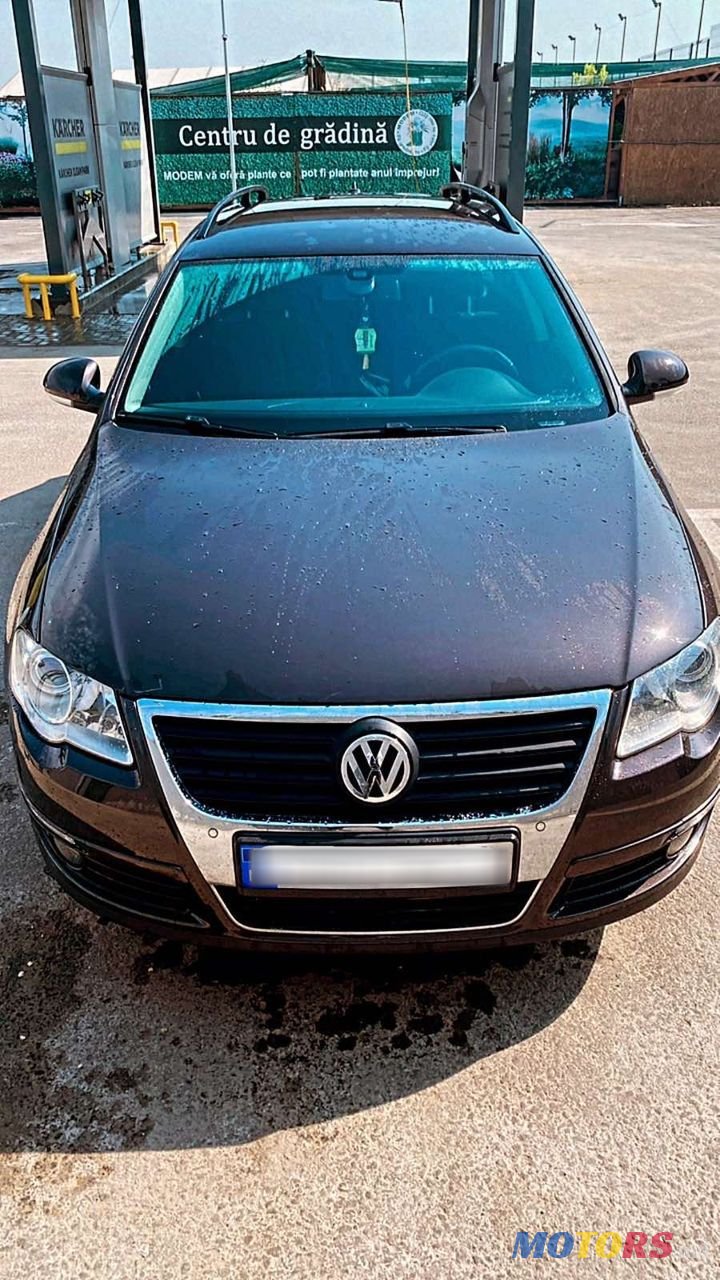 2010' Volkswagen Passat photo #1