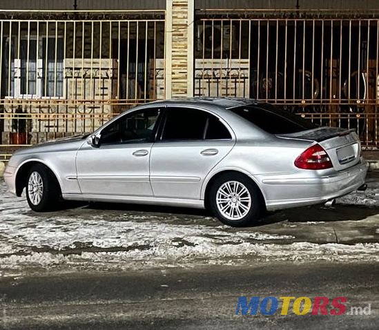 2005' Mercedes-Benz E-Class photo #1
