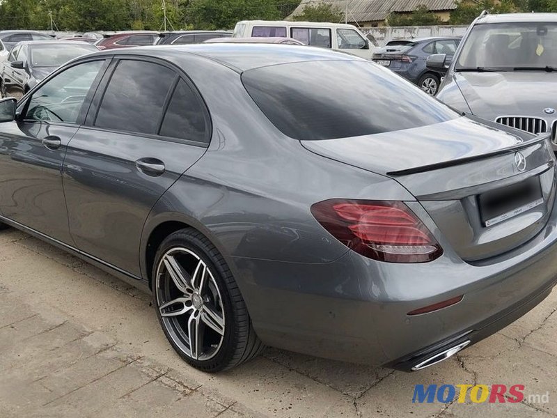 2016' Mercedes-Benz E-Class photo #3