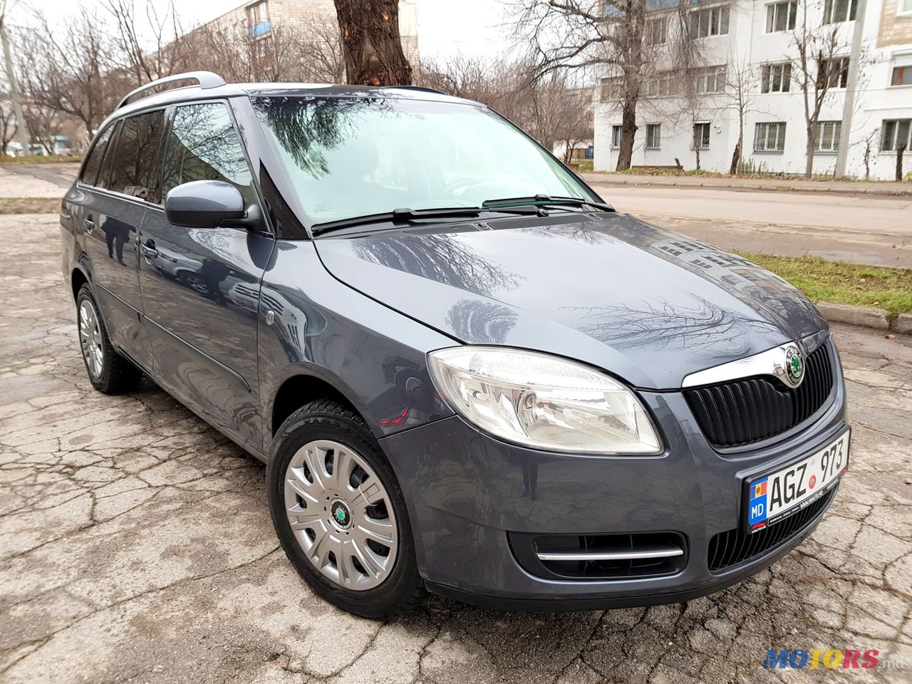 2009' Skoda Fabia photo #2