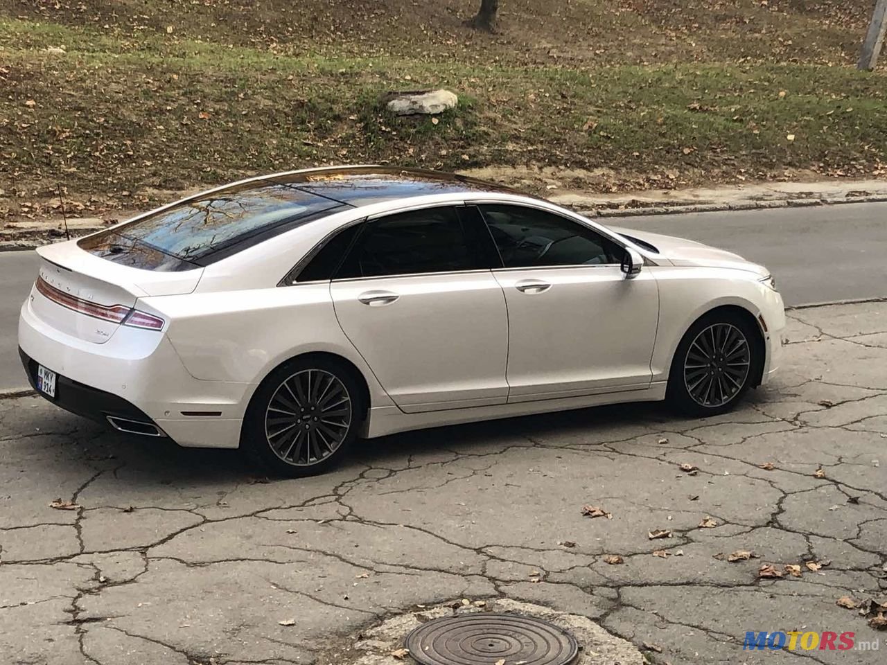 2014' Lincoln MKZ photo #1