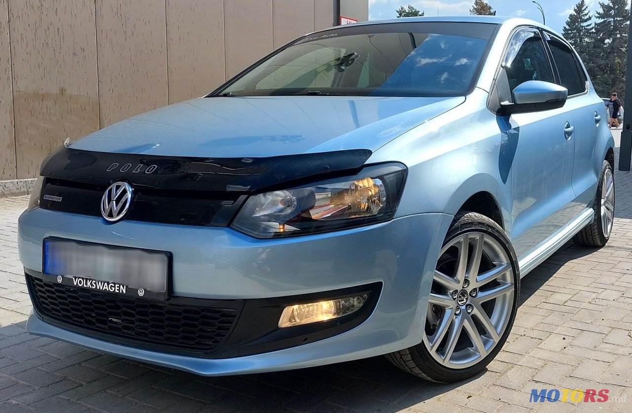 2011' Volkswagen Polo photo #2