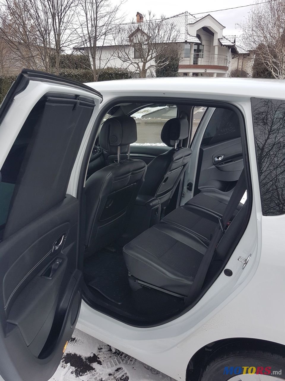 2012' Renault Scenic photo #5