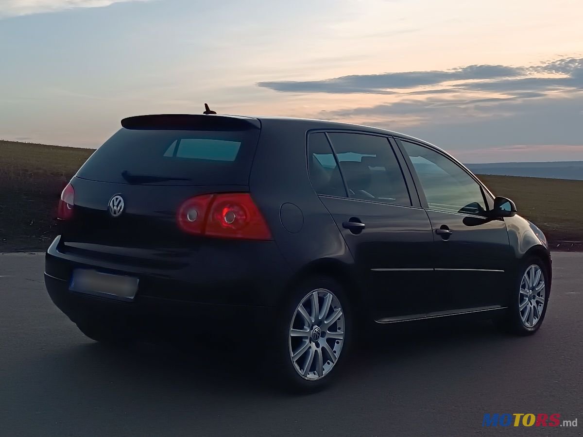 2005' Volkswagen Golf photo #3