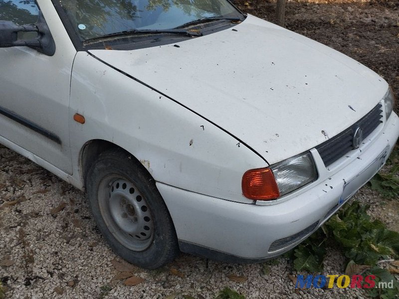 2002' Volkswagen Caddy photo #1