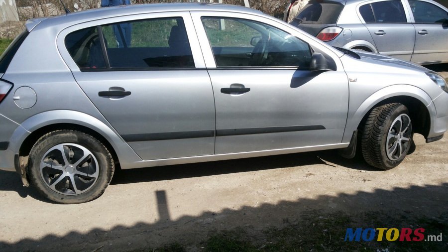 2004' Opel Astra photo #2