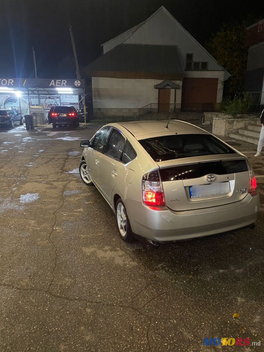 2005' Toyota Prius photo #6