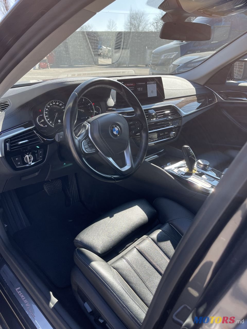 2017' BMW 5 Series photo #6