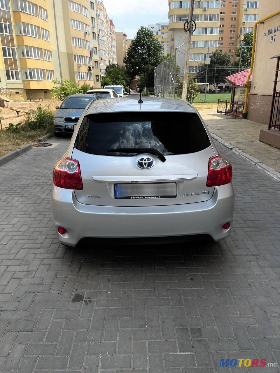 2011' Toyota Auris photo #4