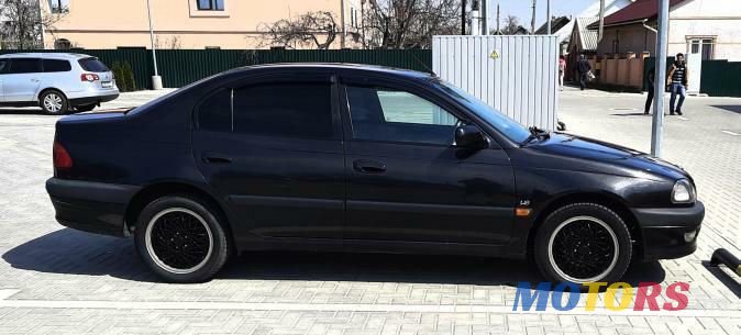 2001' Toyota Avensis photo #3