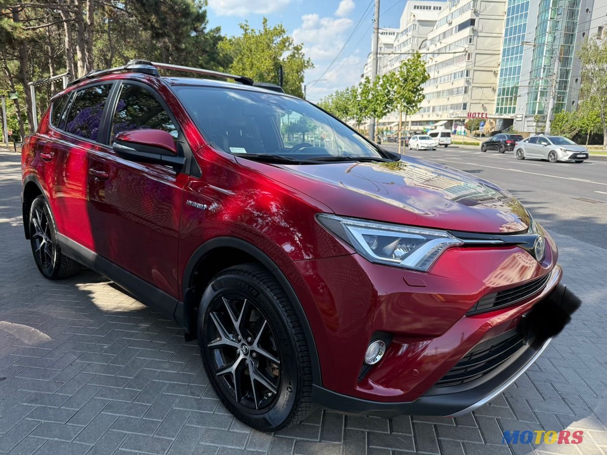 2018' Toyota RAV4 photo #2