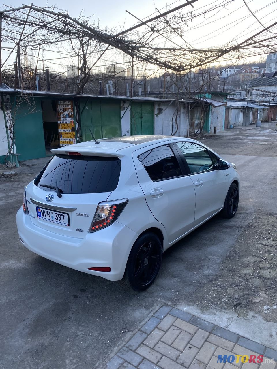 2013' Toyota Yaris photo #3