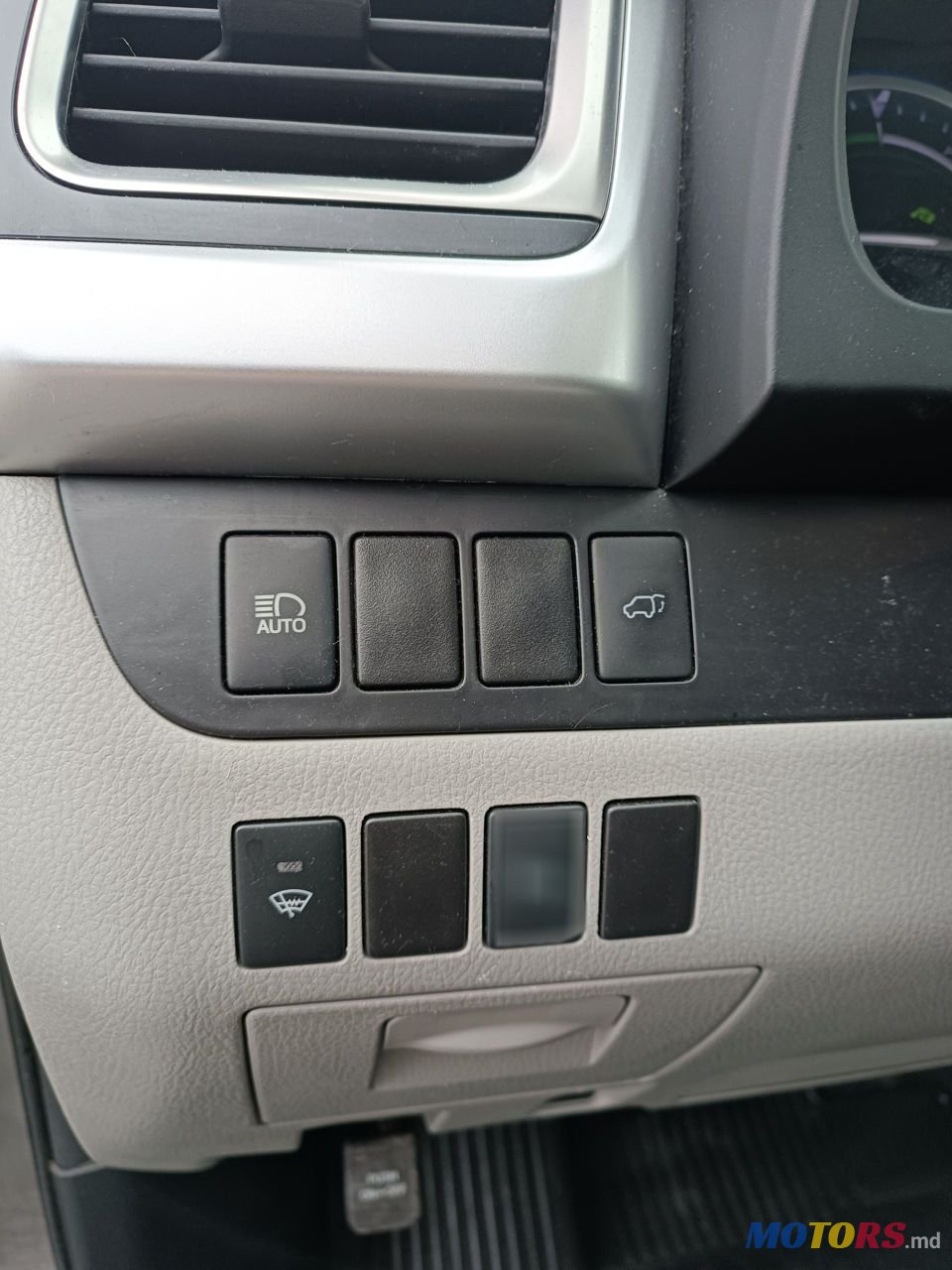 2017' Toyota Highlander photo #2