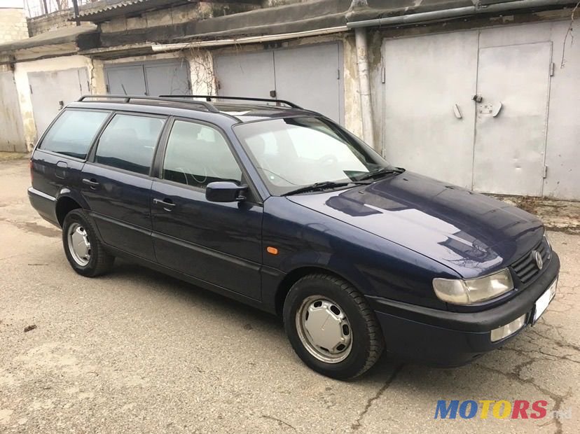 1994' Volkswagen Passat photo #1
