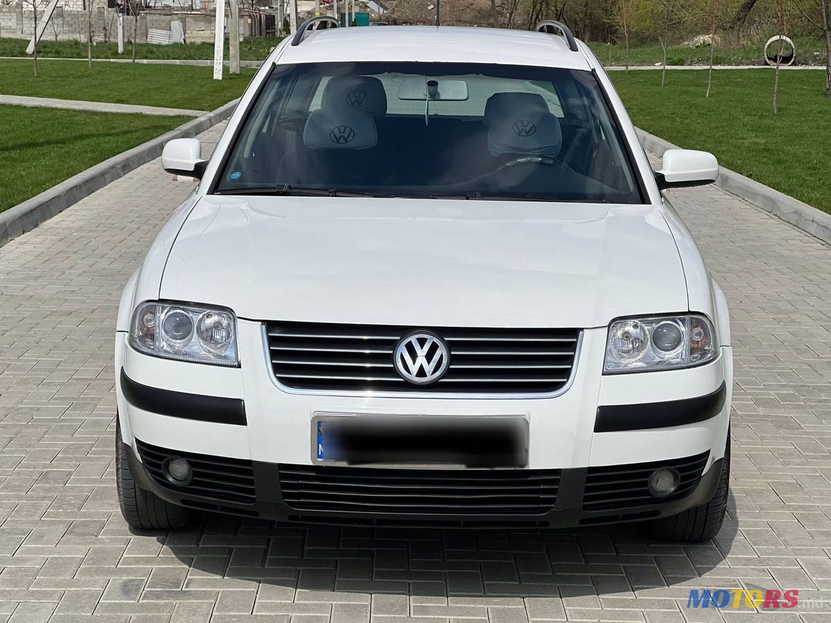 2004' Volkswagen Passat photo #2