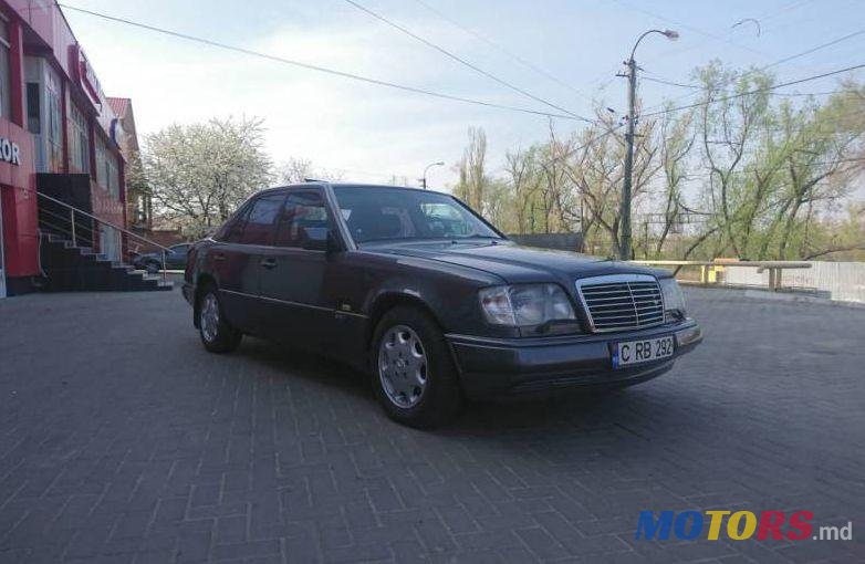 1994' Mercedes-Benz 124 photo #1