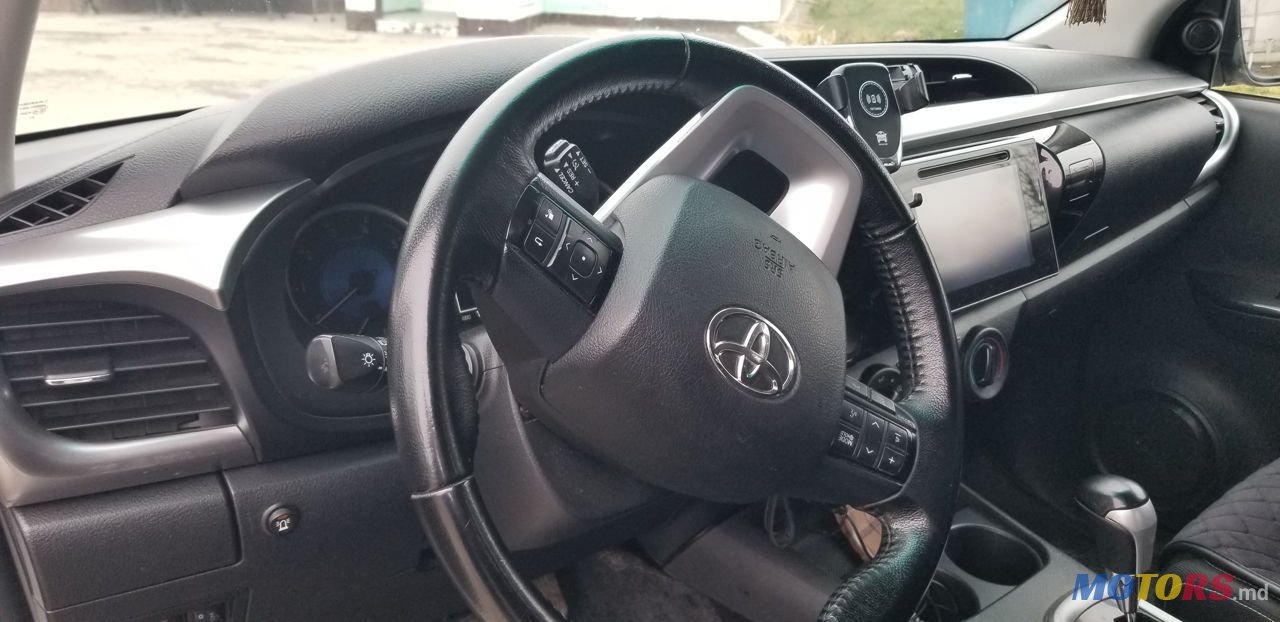 2017' Toyota Hilux photo #5