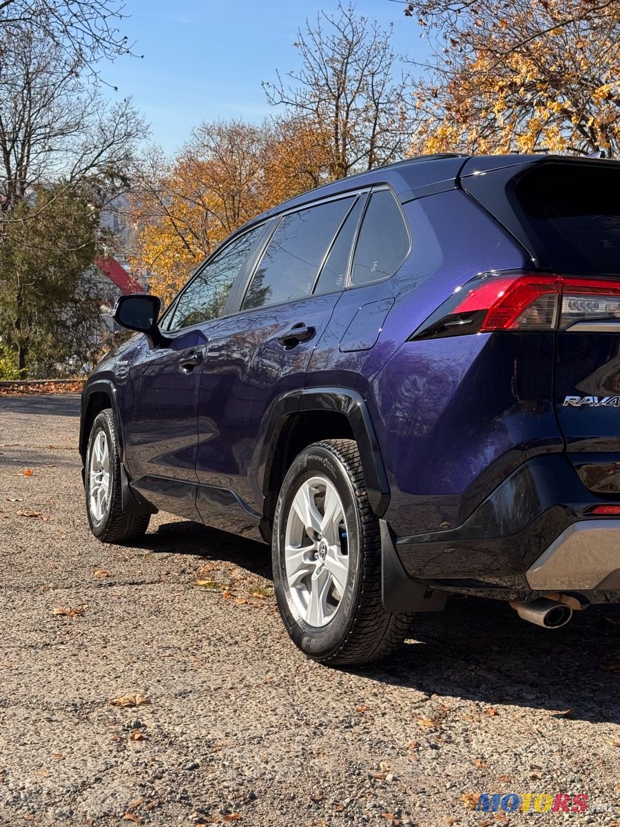 2020' Toyota RAV4 photo #5