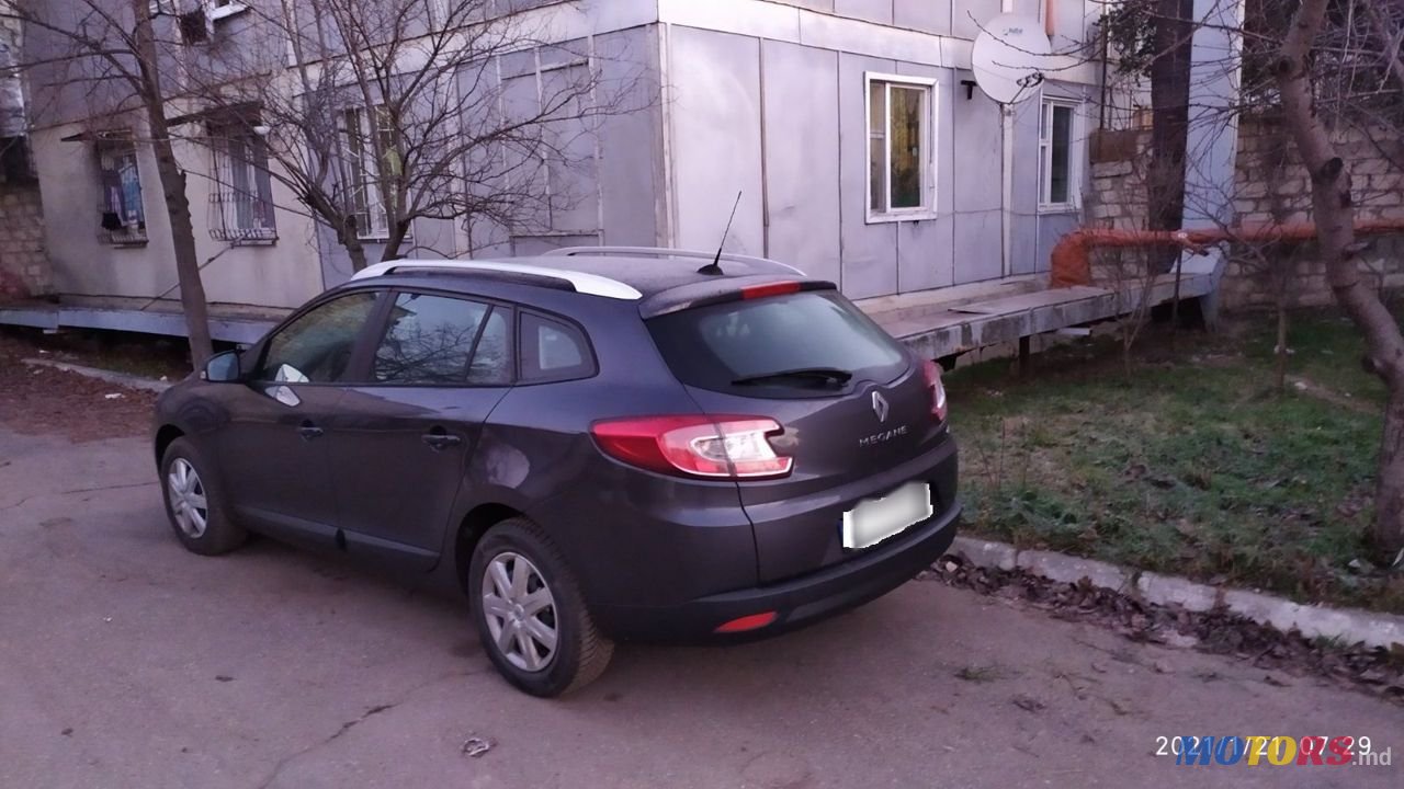 2012' Renault Megane photo #2
