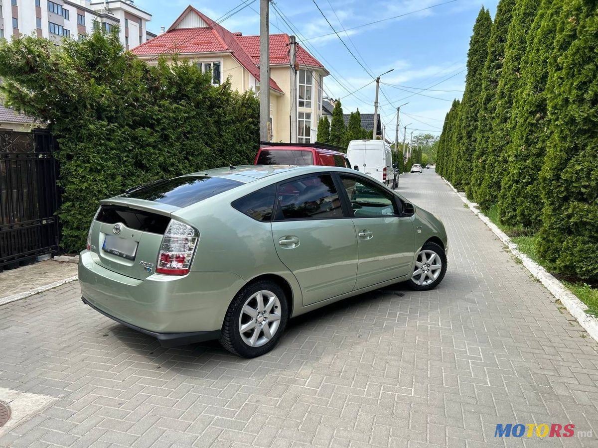 2008' Toyota Prius photo #3