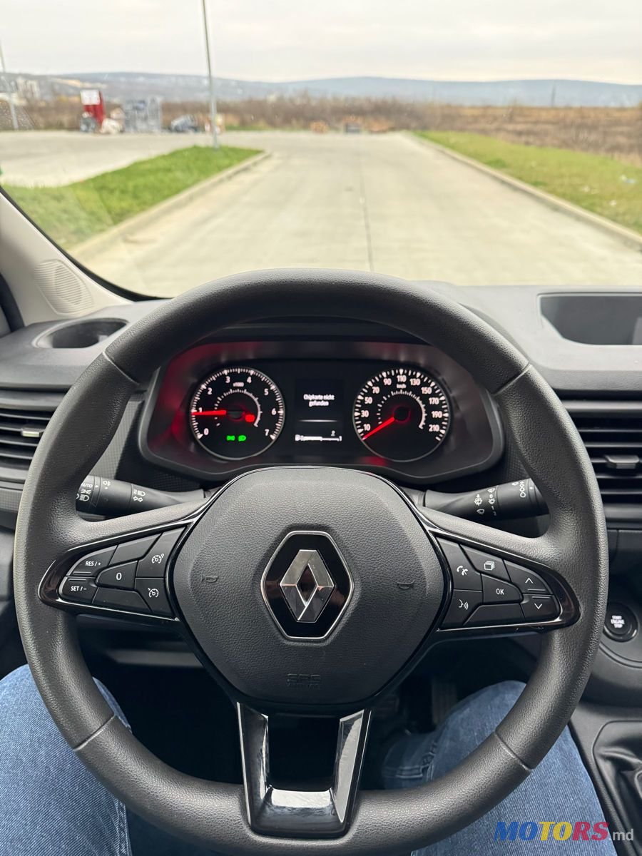 2022' Renault Trafic photo #4