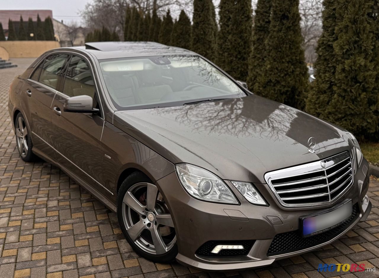 2010' Mercedes-Benz E-Class photo #5