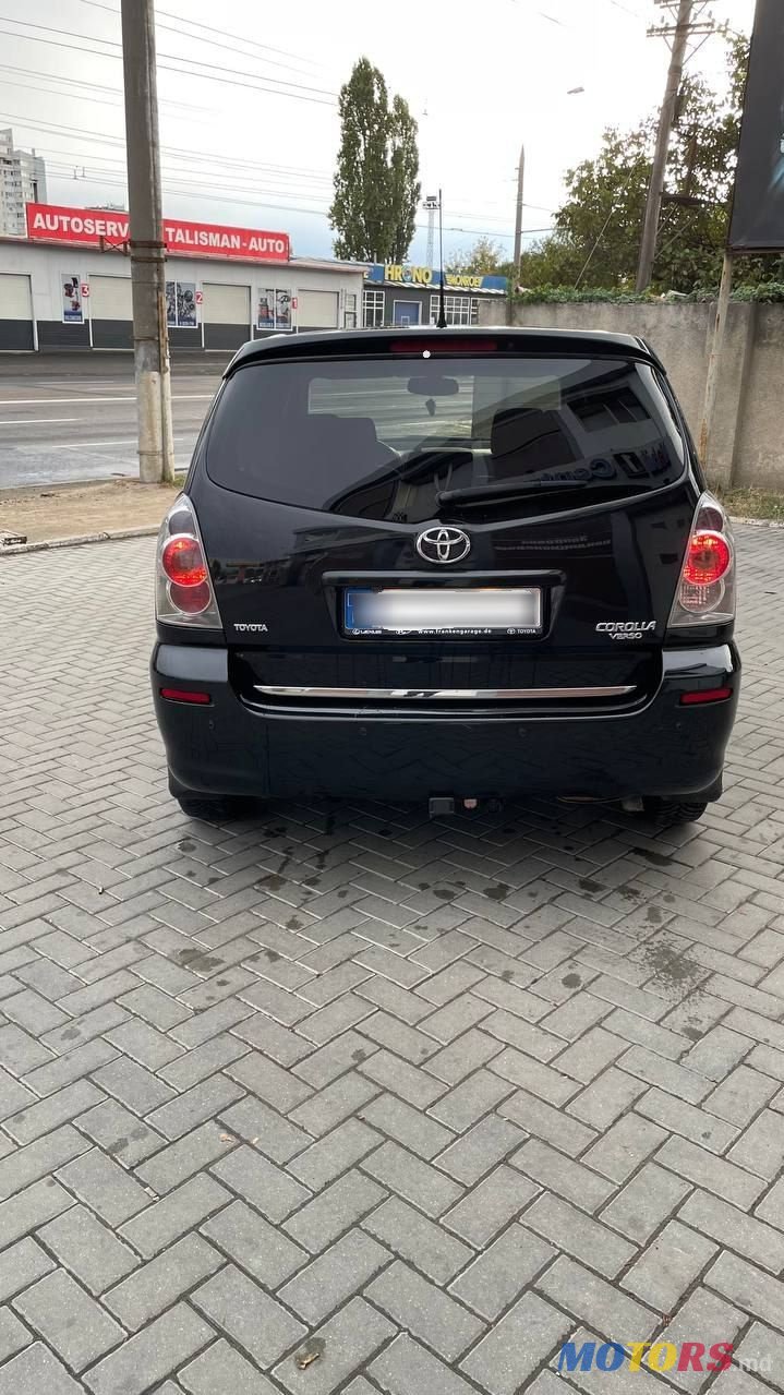 2006' Toyota Corolla Verso photo #1