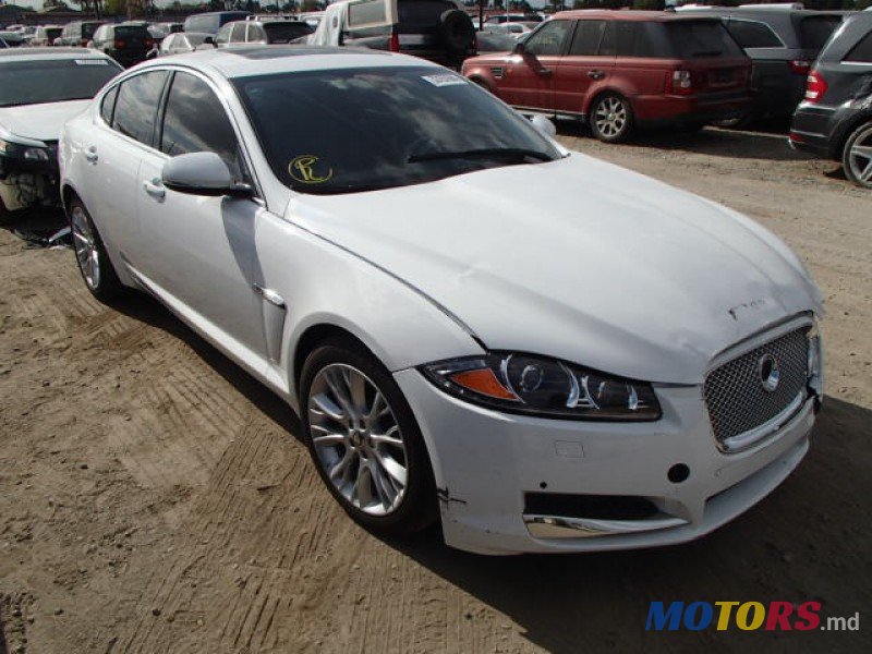 2013' Jaguar XF photo #1