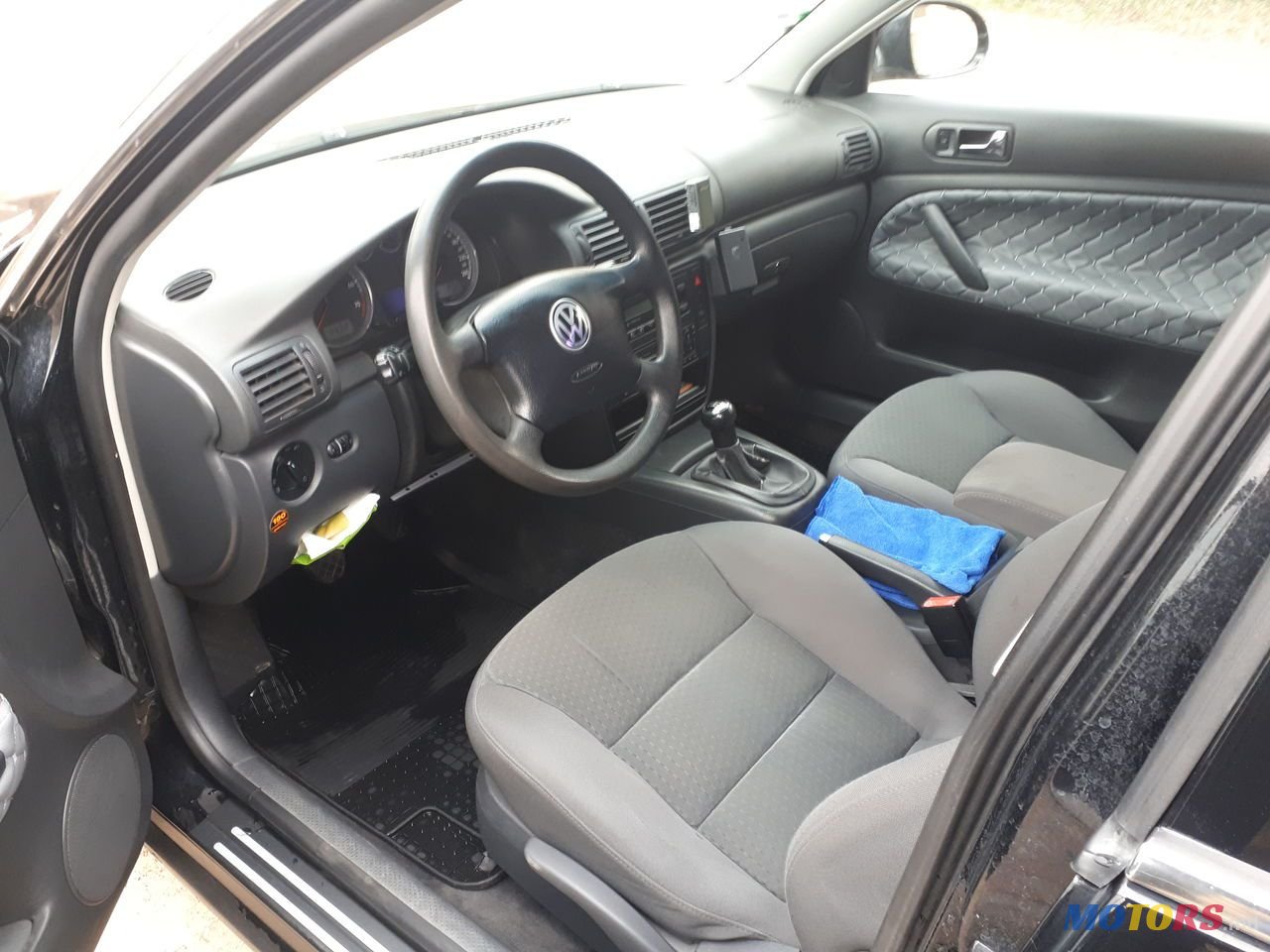 2004' Volkswagen Passat photo #3