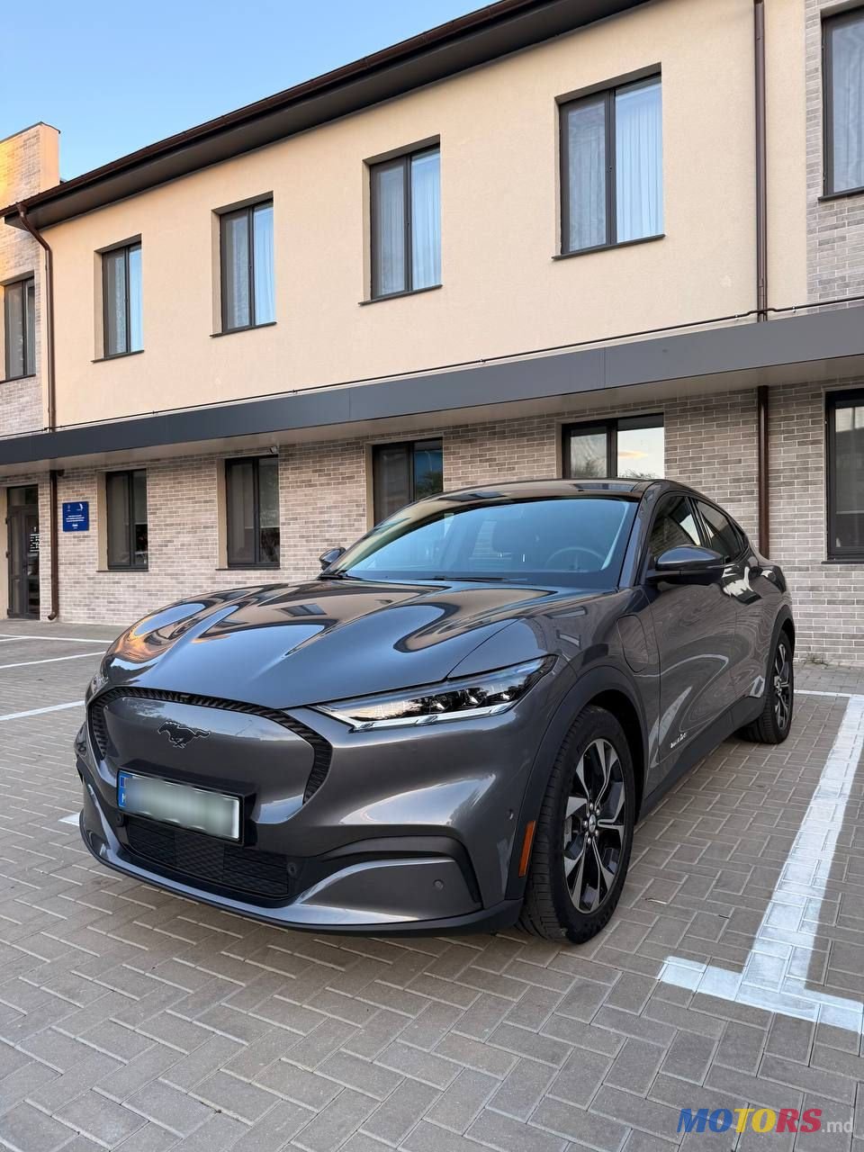 2021' Ford Mustang Mach-E photo #2