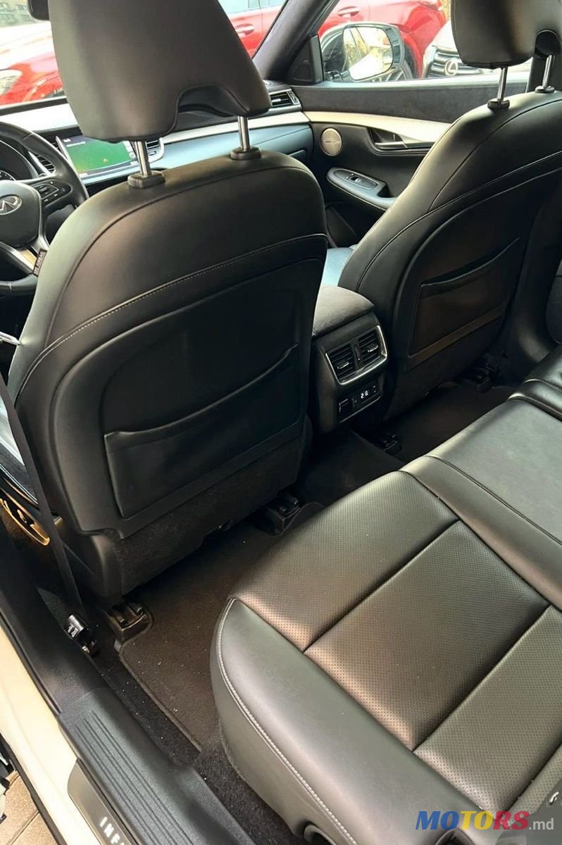 2018' Infiniti QX50 photo #2