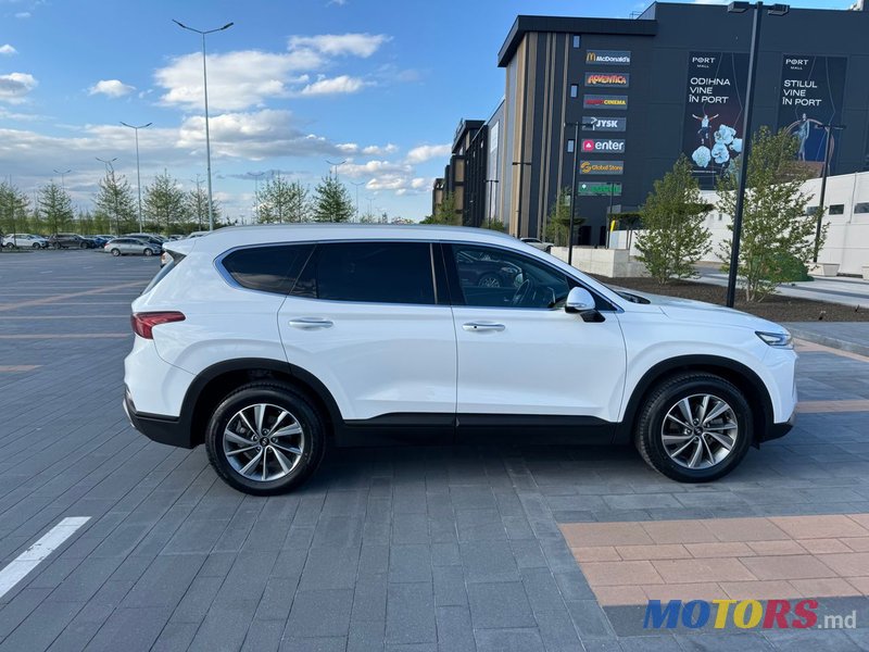 2018' Hyundai Santa Fe photo #5