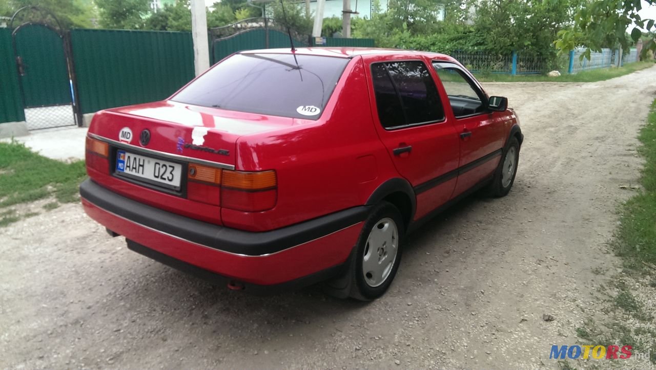 1994' Volkswagen Vento photo #2