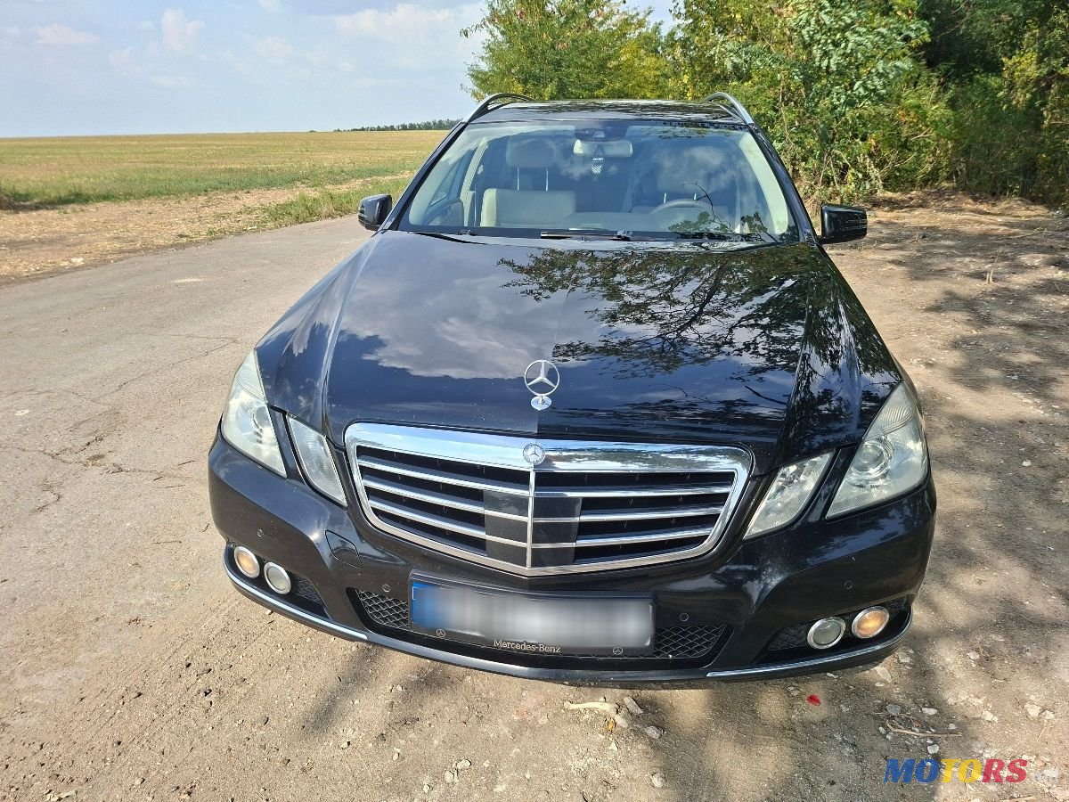 2010' Mercedes-Benz E-Class photo #4