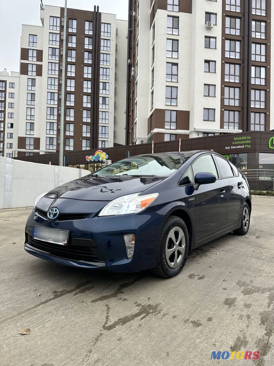 2012' Toyota Prius photo #2