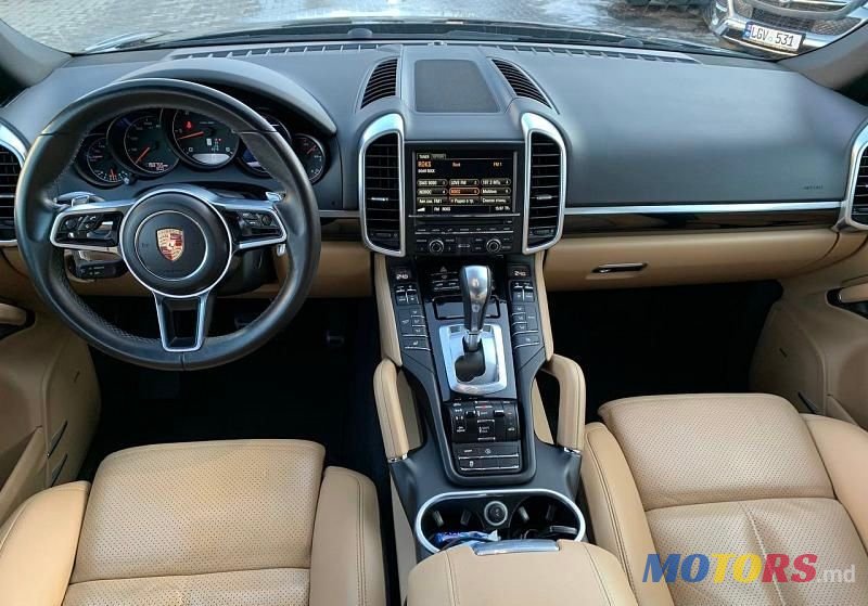 2015' Porsche Cayenne photo #4