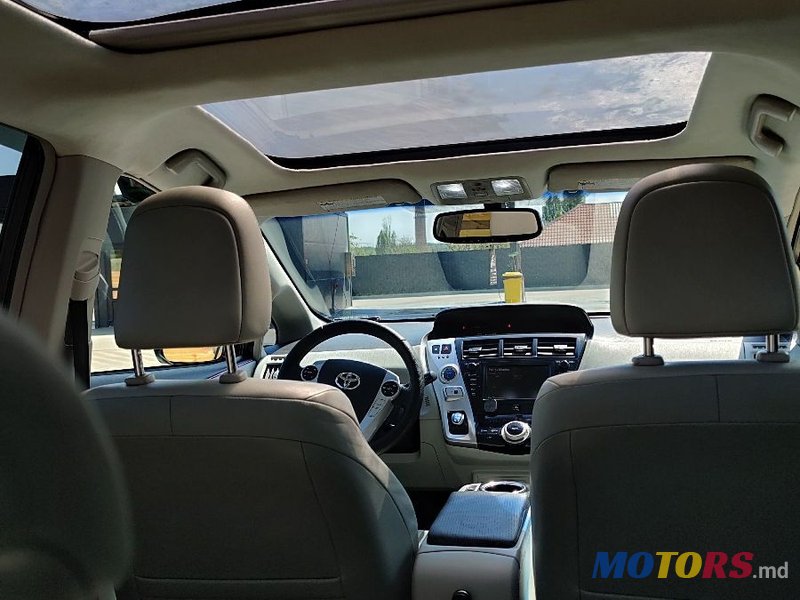 2012' Toyota Prius photo #6