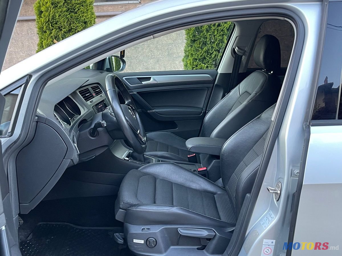 2014' Volkswagen Golf photo #5