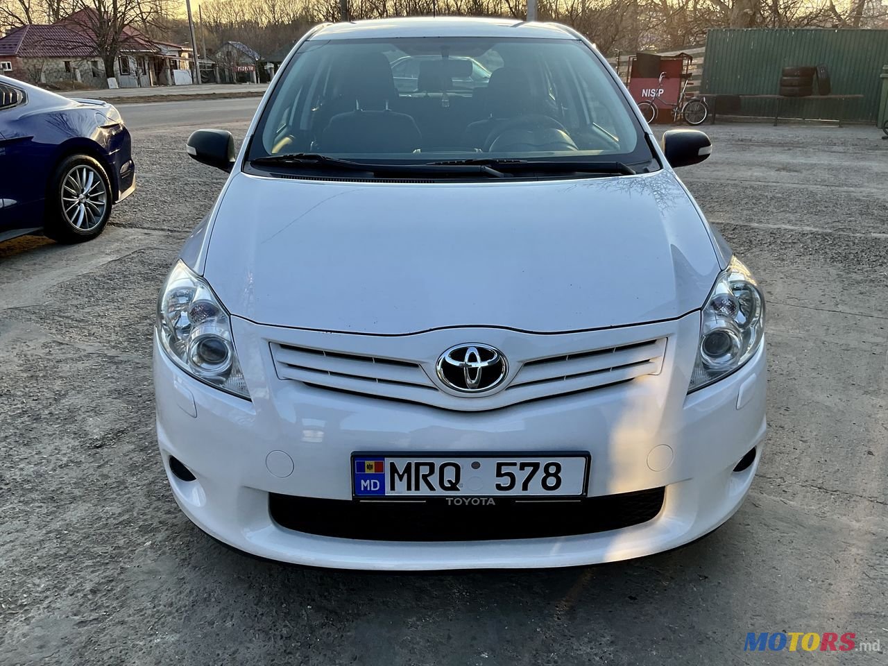 2012' Toyota Auris photo #3