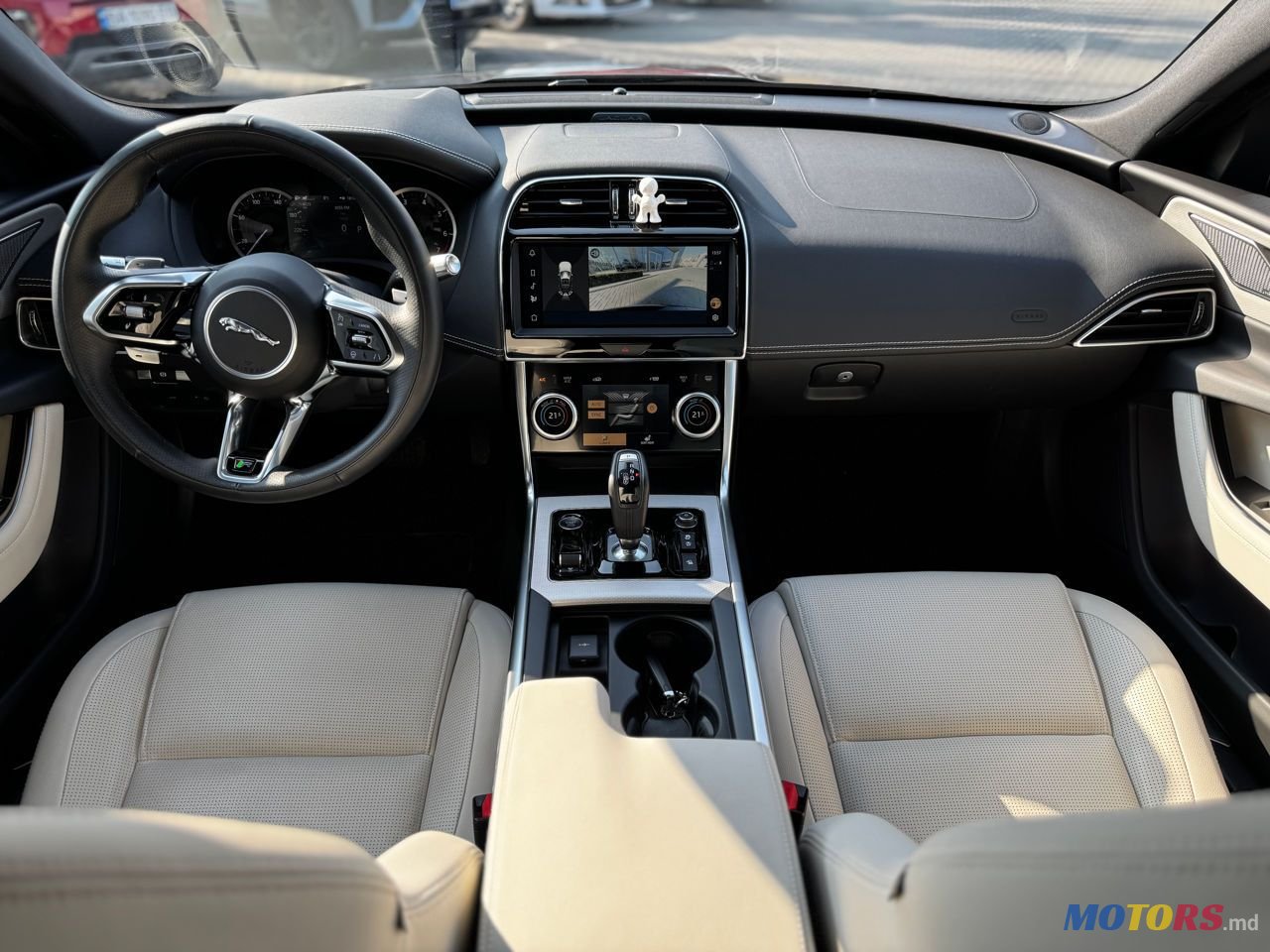 2022' Jaguar XE photo #3