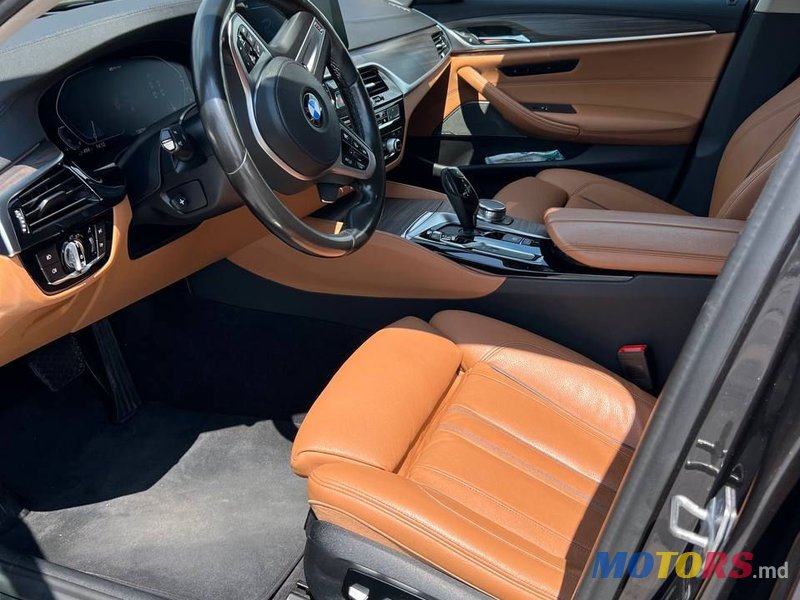 2019' BMW 5 Series photo #5