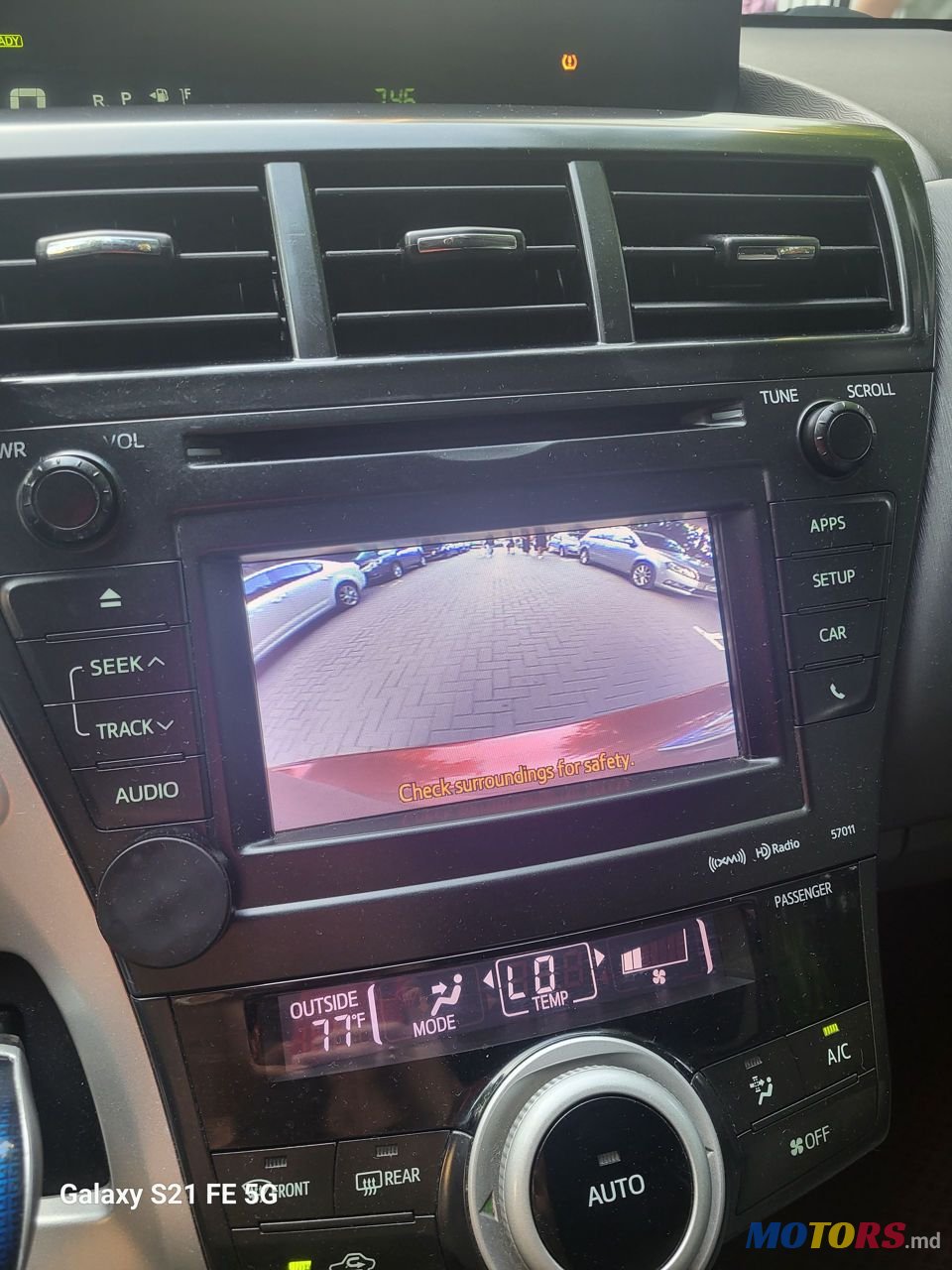 2012' Toyota Prius v photo #4